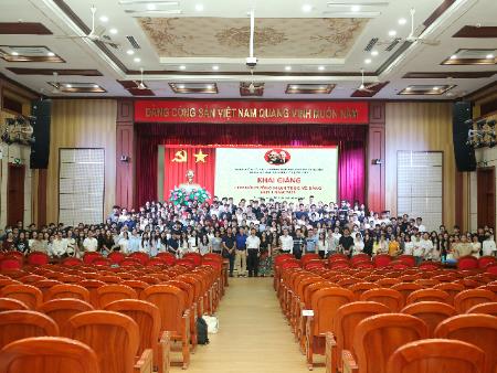 Khai giảng lớp Bồi dưỡng Nhận thức về Đảng đợt I năm 2025
